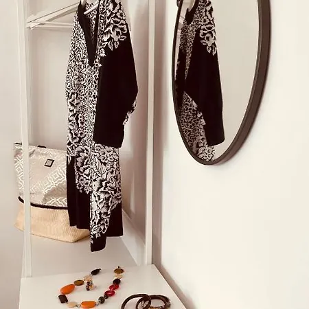 Dorothy House Lascari