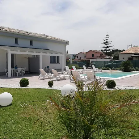 Dorothy House * Lascari