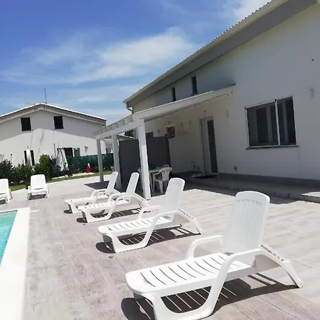 Dorothy House * Lascari